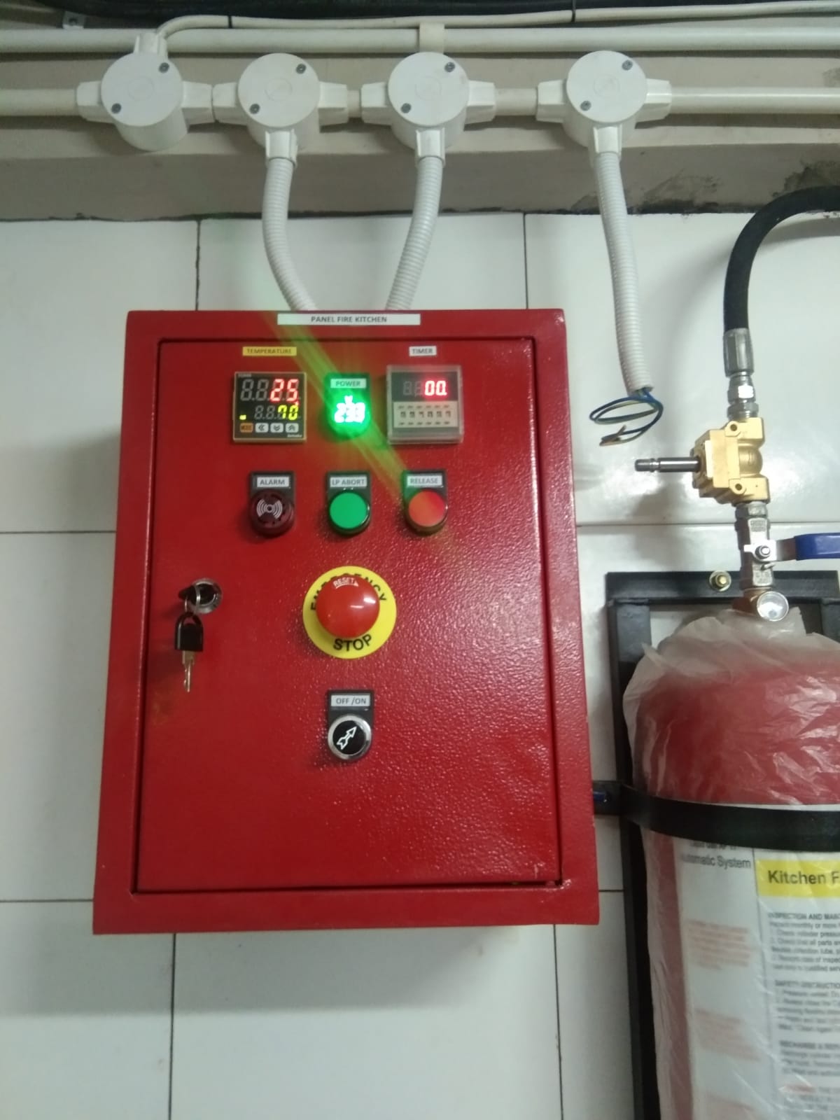 instalasi alat pemadam api otomatis untuk kitchen