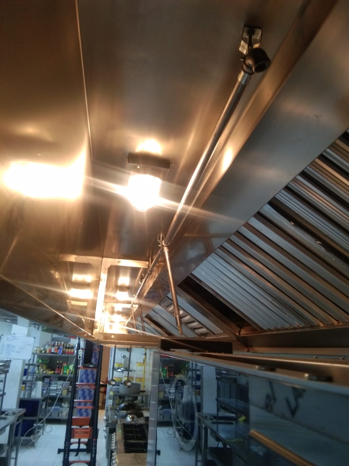 instalasi alat pemadam api otomatis untuk kitchen