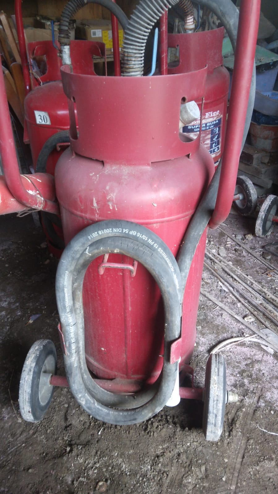 Refill / Isi Ulang Alat Pemadam Api di PLN Gilimanuk